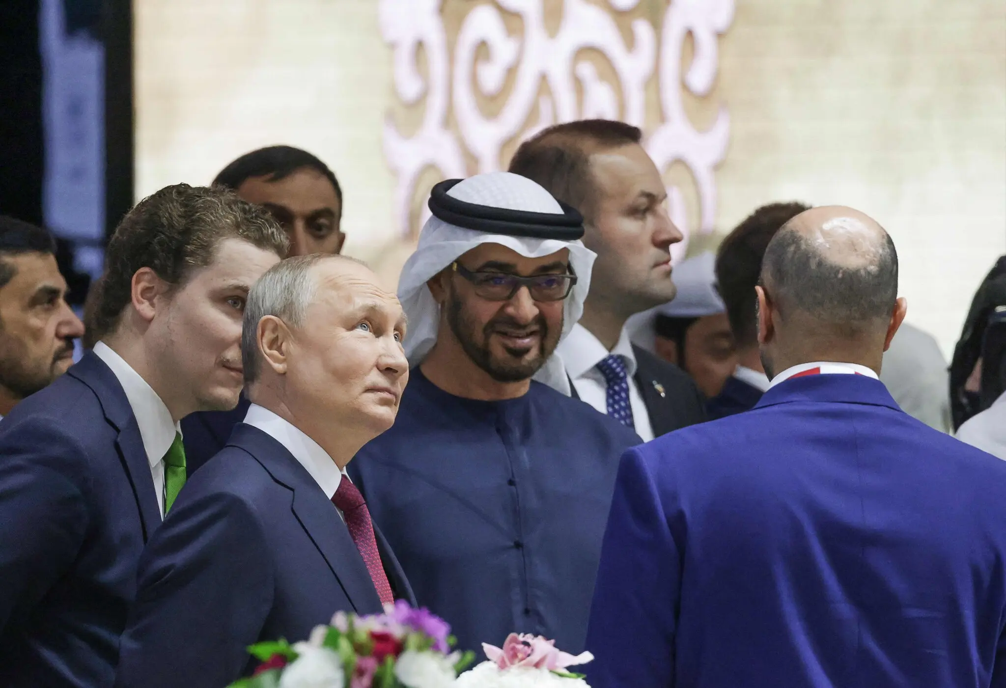 Президент Росії Володимир Путін зустрівся з шейхом Мухаммедом бін Заїдом, правителем Об’єднаних Арабських Еміратів, у Санкт-Петербурзі в червні, на фото, опублікованому російськими державними ЗМІ